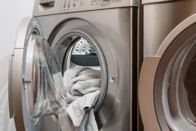 洗濯槽クリーニングのやり方。頻度や自分で分解する方法、業者に依頼するには？料金は？