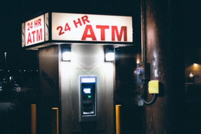 ATMは何時から利用可？